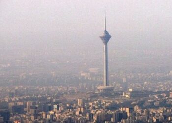 وضعیت هوای تهران ۱۴۰۲/۰۴/۲۱؛ تنفس مجدد هوای “ناسالم برای گروههای حساس” پس از ۶ روز