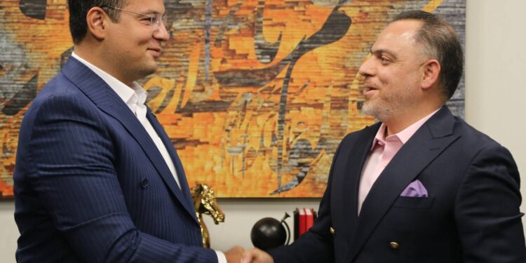 تغییر و تحول را از خودمان شروع کنیم