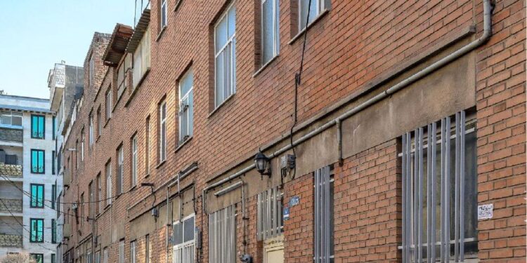 کوچه ی در تهران که ملکه هلند ساخته است