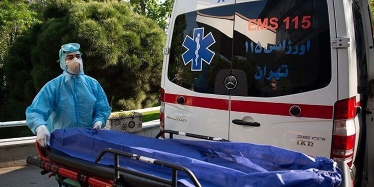 استقرار ۳ اتوبوس آمبولانس در نقاط پرتردد تهران در پی افزایش دمای هوا