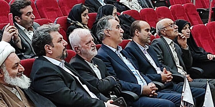 رونمایی از کتاب با حضور اساتید به نام کشور