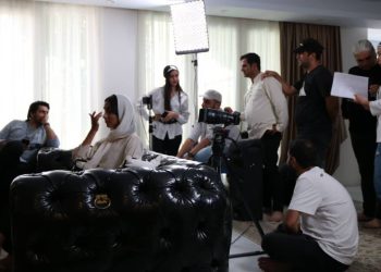 موزیک ویدیو عشق اثری عاشقانه و احساسی با صدایی از جنس آرامش آماده پخش میباشد