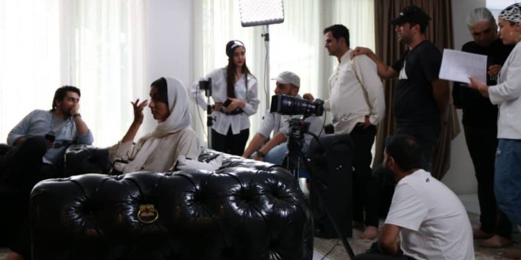 موزیک ویدیو عشق اثری عاشقانه و احساسی با صدایی از جنس آرامش آماده پخش میباشد