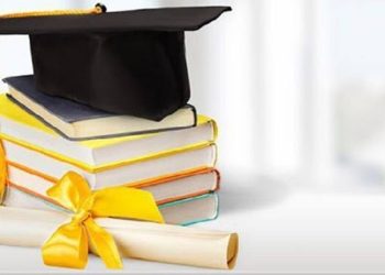 جولان دادن آقا زاده ها در دانشگاه  آزاد خمینی شهر