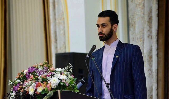 نخبه ای قهرمان دو دنیا غواصی و خلبانی